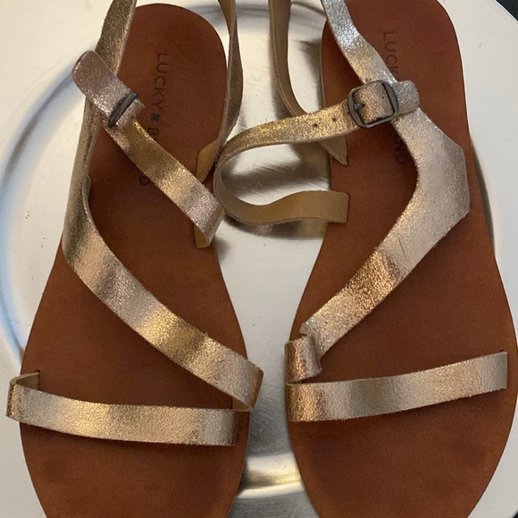 Light pink metallic LuckyBrand sandals - Picture 4 of 4